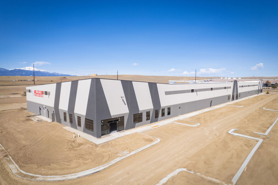 8470 Launch Pt, Colorado Springs, CO à louer - Photo de l’immeuble – Image 1 sur 16