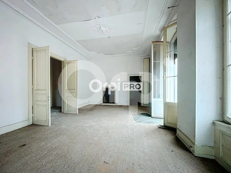 Local d'activités dans Guebwiller à vendre - Photo de l’immeuble – Image 3 sur 12