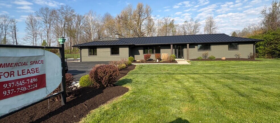7525 Clyo Rd, Dayton, OH à louer - Photo de l’immeuble – Image 2 sur 10