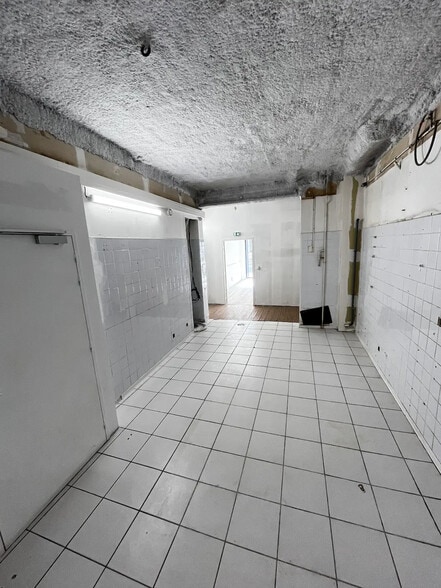 Local commercial dans Bordeaux à louer - Photo de l’immeuble – Image 2 sur 4