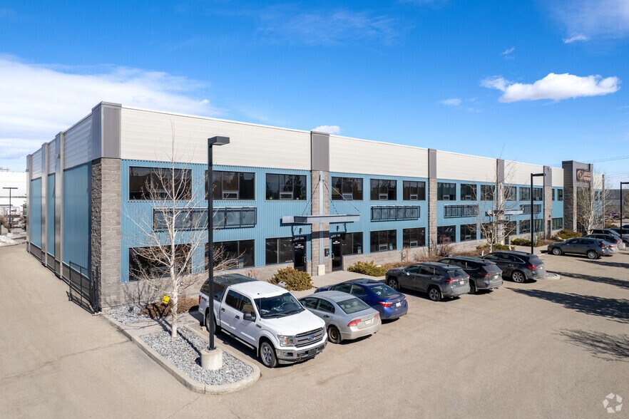 4600 104th Ave SE, Calgary, AB à louer - Photo de l’immeuble – Image 3 sur 4
