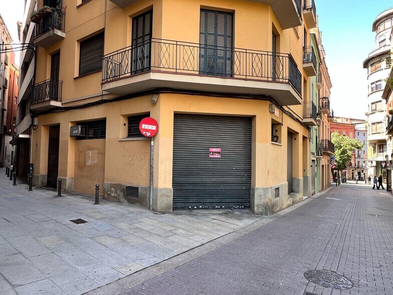 Immeuble residentiel dans Manresa, Barcelona à vendre - Photo de l’immeuble – Image 1 sur 5