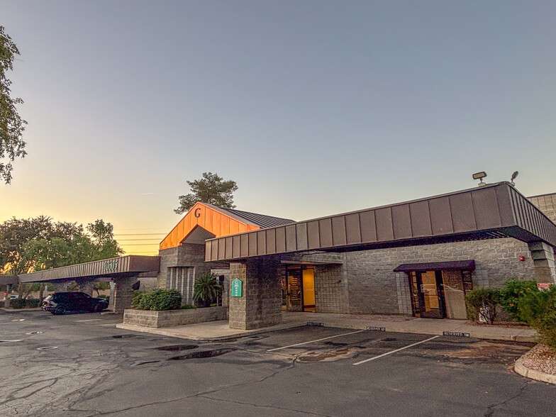 10605 N Hayden Rd, Scottsdale, AZ à vendre - Photo de l’immeuble – Image 1 sur 6
