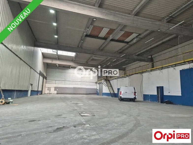 Local d’activités dans Valence à louer - Photo de l’immeuble – Image 3 sur 7