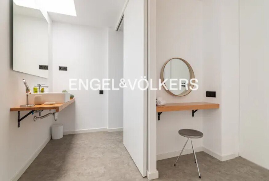 Immeuble residentiel dans Barcelone, Barcelona à vendre - Photo de l’immeuble – Image 3 sur 5