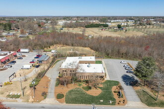 8518 Triad Dr, Colfax, NC - VUE AÉRIENNE  vue de carte - Image1