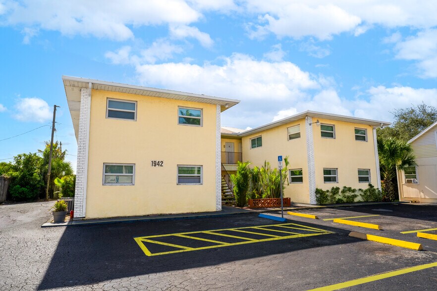 1940-1942 Passaic Ave, Fort Myers, FL à vendre - Photo de l’immeuble – Image 2 sur 12