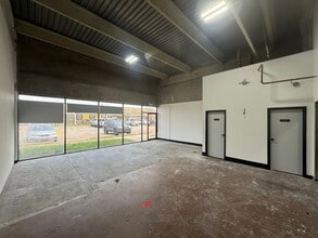 2015 32nd Ave NE, Calgary, AB à louer Photo intérieure– Image 1 sur 5