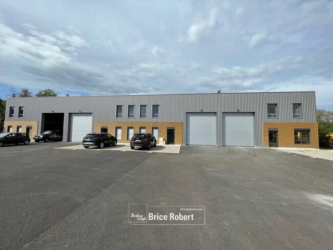 Plus de détails pour Bureau, Local d'activités à louer