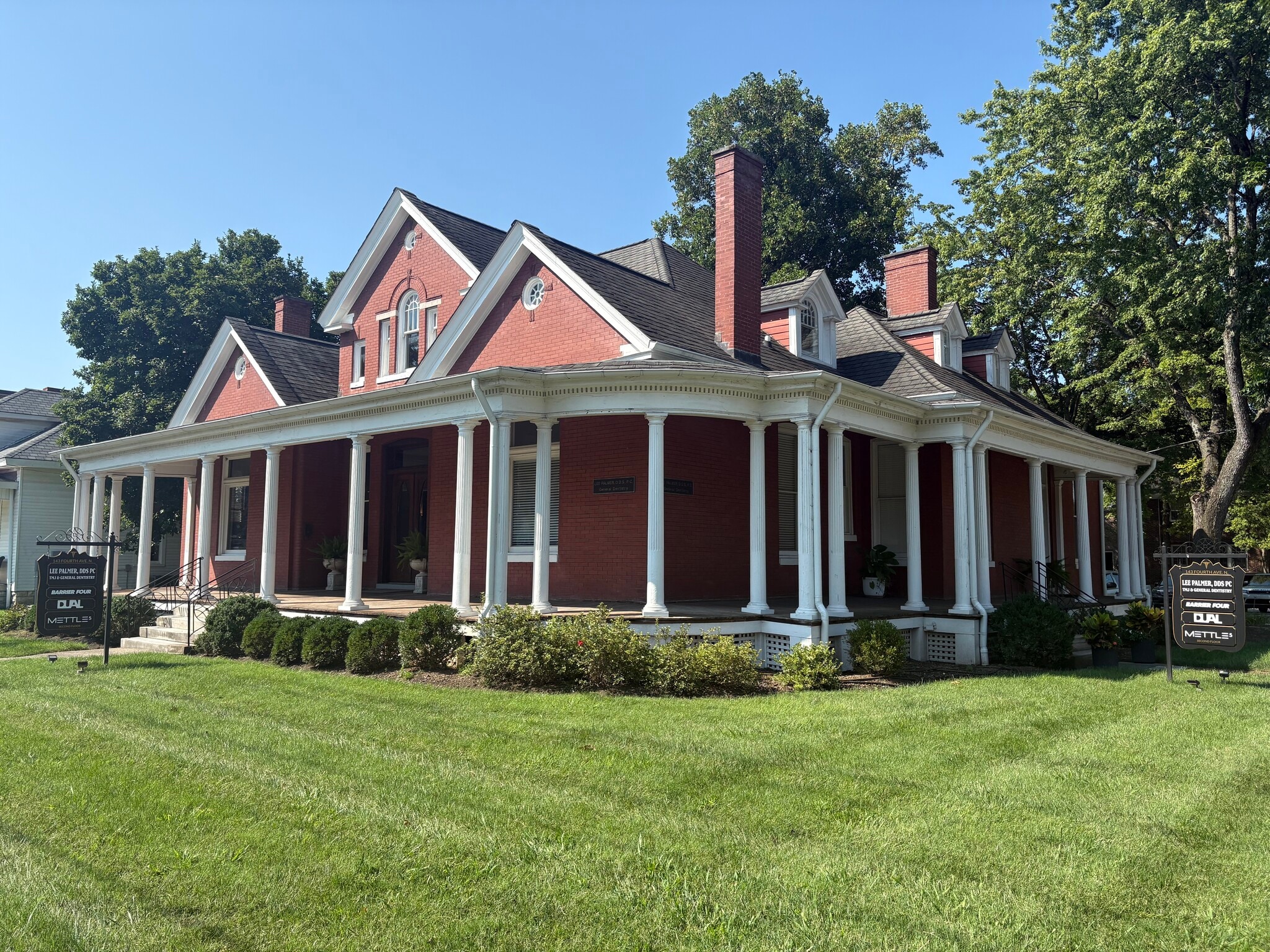 143 4th Ave N, Franklin, TN à louer Photo intérieure– Image 1 sur 18