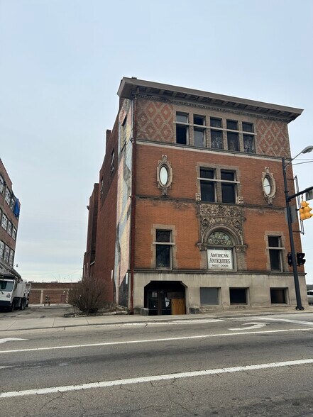 136-138 E High St, Springfield, OH à vendre - Photo principale – Image 2 sur 5