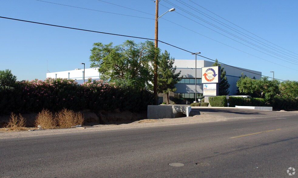 6131 W Van Buren St, Phoenix, AZ à louer - Photo de l’immeuble – Image 2 sur 3