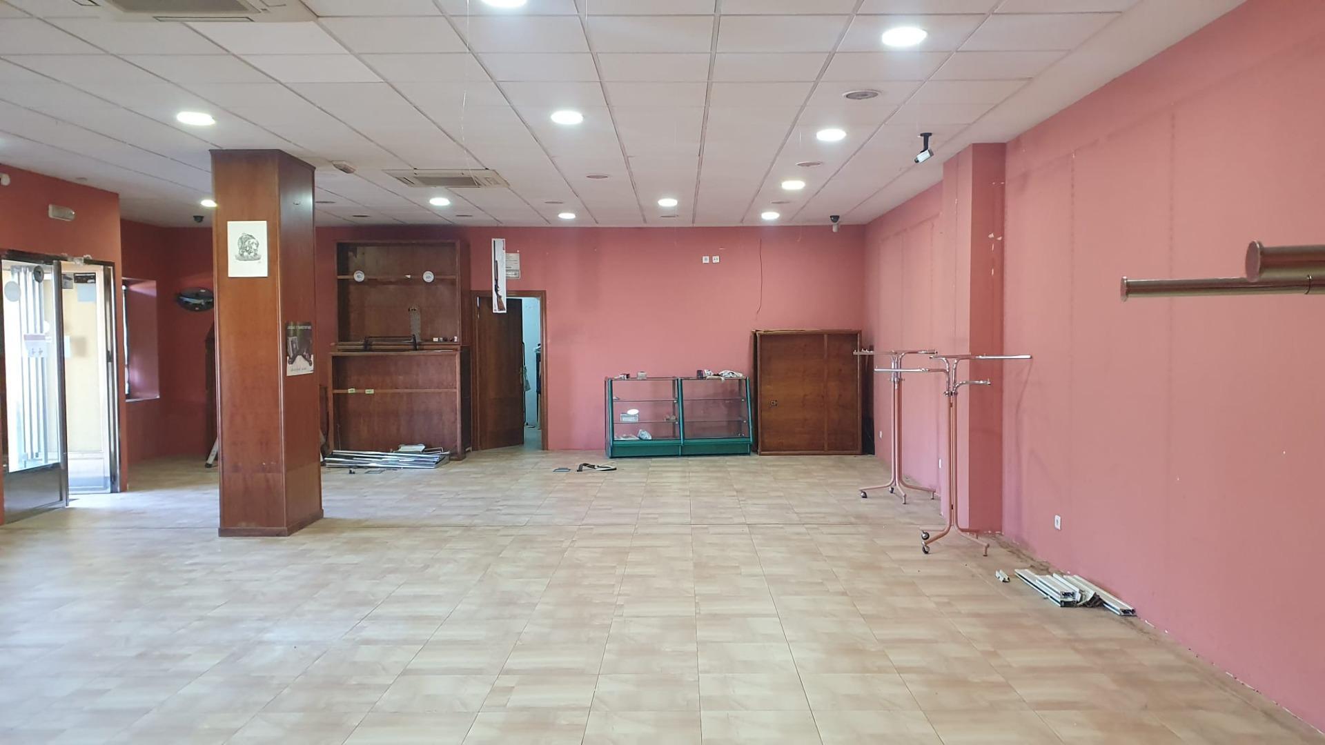 Local commercial dans Cáceres, Cáceres à louer Photo de l’immeuble– Image 1 sur 7