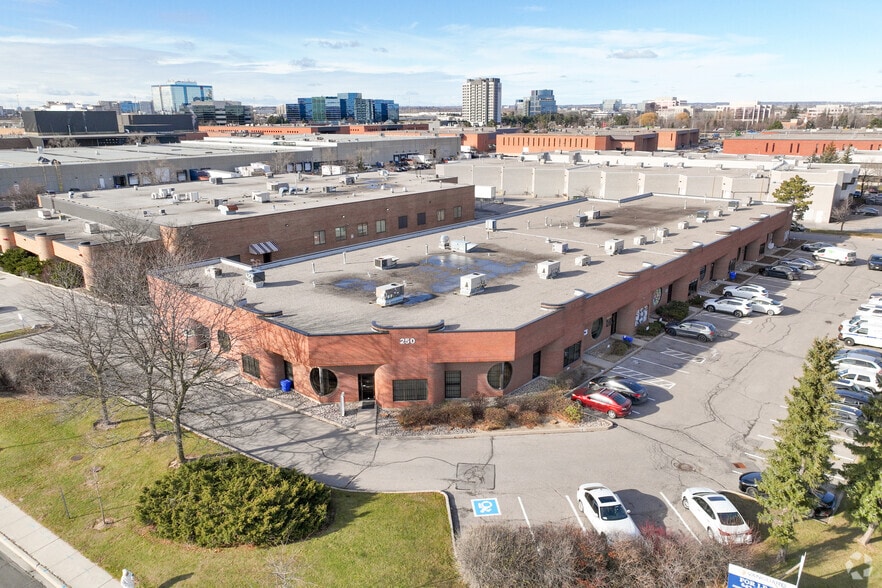 250 Cochrane Dr, Markham, ON à louer - Photo de l’immeuble – Image 3 sur 3