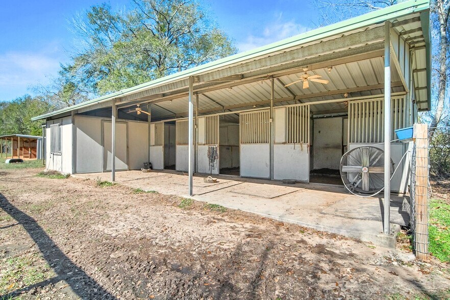 12325 Cude Cemetery Rd, Willis, TX à vendre - Photo de l’immeuble – Image 2 sur 6