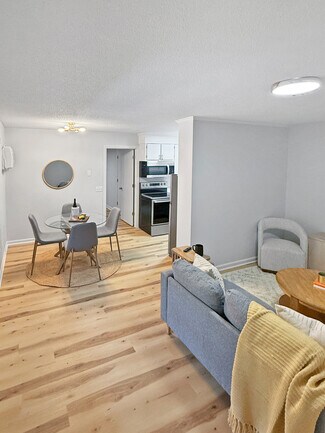 Plus de détails pour 120 Fred St, Summerville, SC - Logement à vendre
