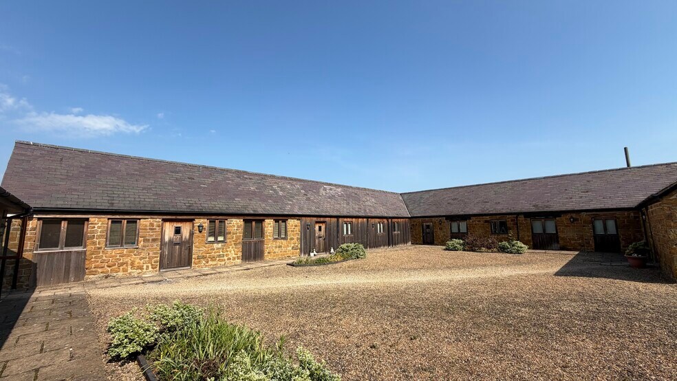 Northend Rd, Fenny Compton à louer - Photo de l’immeuble – Image 1 sur 10