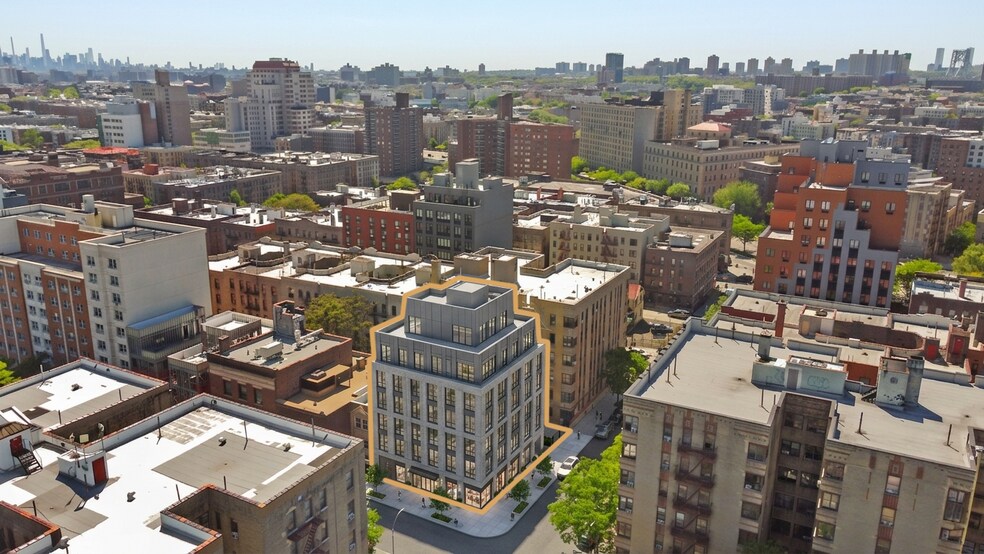 216 E 175th St, Bronx, NY à vendre - Photo de l’immeuble – Image 2 sur 12