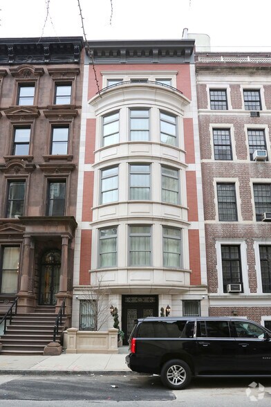 12 E 64th St, New York, NY à vendre - Photo de l’immeuble – Image 2 sur 11