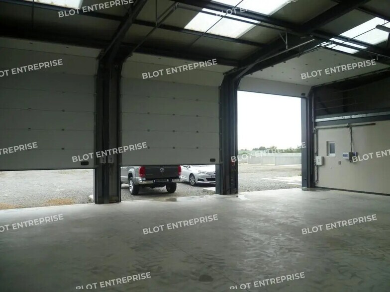 Local d’activités dans Pontchâteau à louer - Photo de l’immeuble – Image 3 sur 8