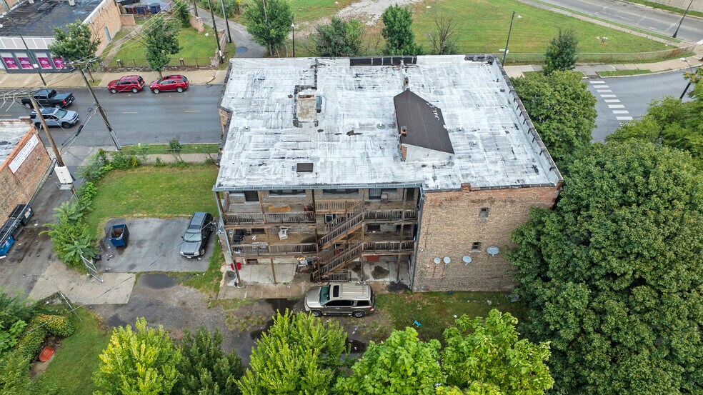 6900 S Vernon Ave, Chicago, IL à vendre - Photo de l’immeuble – Image 3 sur 7