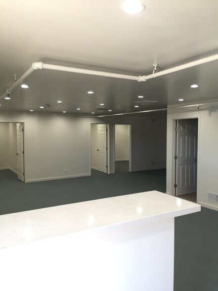 492 Hester St, San Leandro, CA à vendre - Photo de l’immeuble – Image 3 sur 5