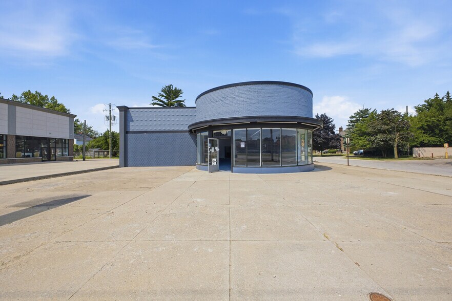 14222 Fort St, Southgate, MI à louer - Photo de l’immeuble – Image 1 sur 35