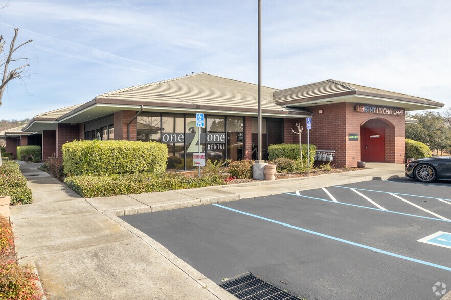 3860 El Dorado Hills Blvd, El Dorado Hills, CA à louer - Photo principale – Image 1 sur 20