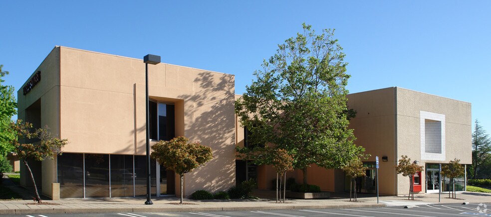 5798 Stoneridge Mall Rd, Pleasanton, CA à louer - Photo de l’immeuble – Image 1 sur 3