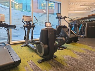 Plus de détails pour 770 1st Ave, San Diego, CA - Coworking à louer