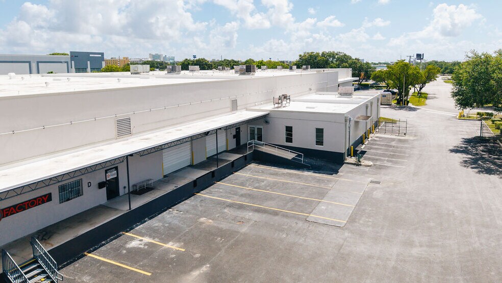 4200 N 29th Ave, Hollywood, FL à louer - Photo de l’immeuble – Image 3 sur 14