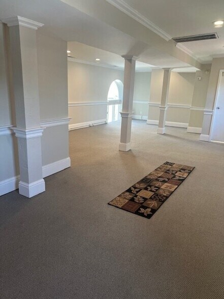 64R Main St, New Canaan, CT à louer - Photo de l’immeuble – Image 3 sur 18