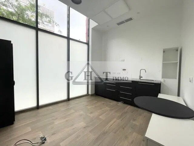 Local commercial dans Ivry-sur-Seine à louer - Photo intérieure – Image 3 sur 10