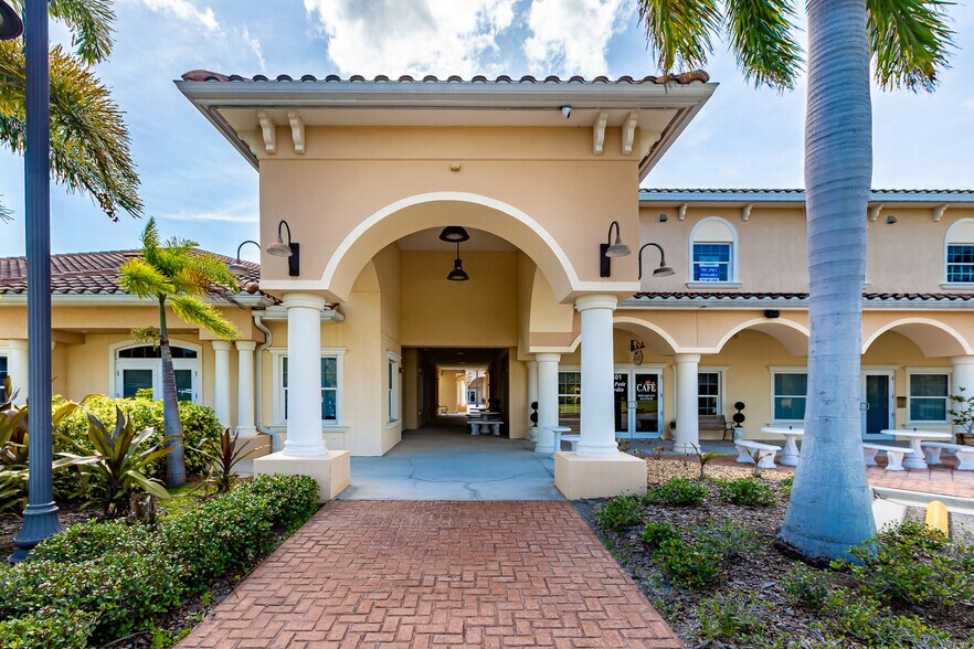 1500 E Venice Ave, Venice, FL à vendre - Photo de l’immeuble – Image 2 sur 43
