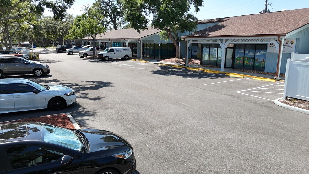 4102 34th St S, Saint Petersburg, FL à louer - Photo de l’immeuble – Image 1 sur 34