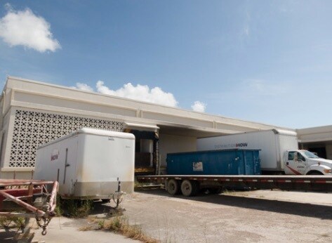 6530 Leopard St, Corpus Christi, TX à louer - Photo de l’immeuble – Image 3 sur 10