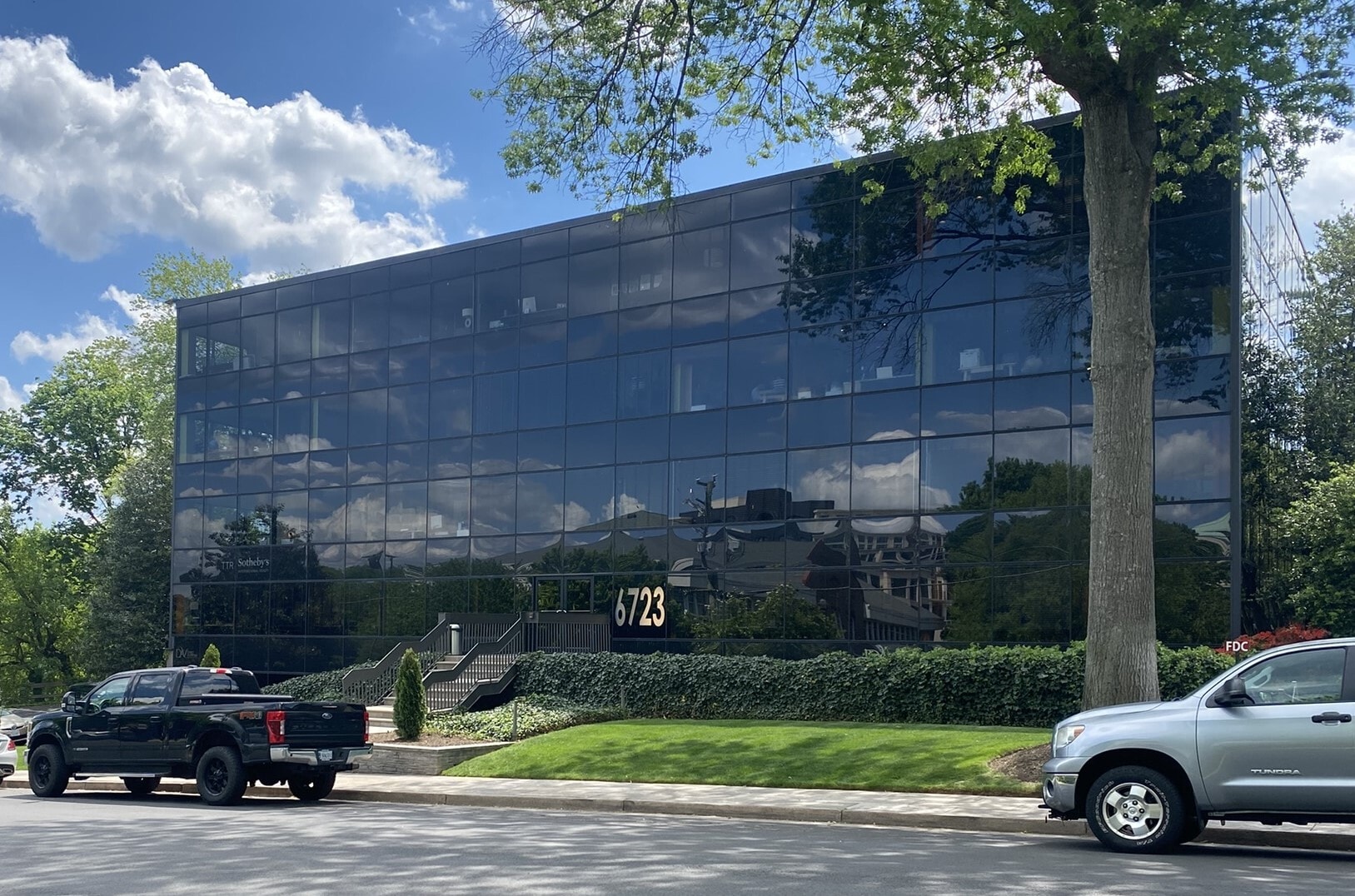 6723 Whittier Ave, McLean, VA à louer Photo de l’immeuble– Image 1 sur 12