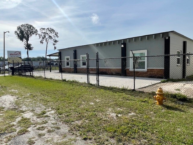 350 W Brannen Rd, Lakeland, FL à louer - Photo de l’immeuble – Image 3 sur 19