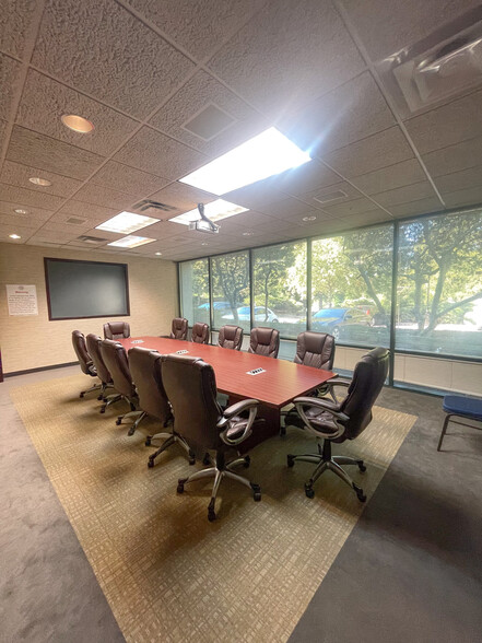 6645 Peachtree Dunwoody Rd, Atlanta, GA à louer - Photo intérieure – Image 3 sur 22
