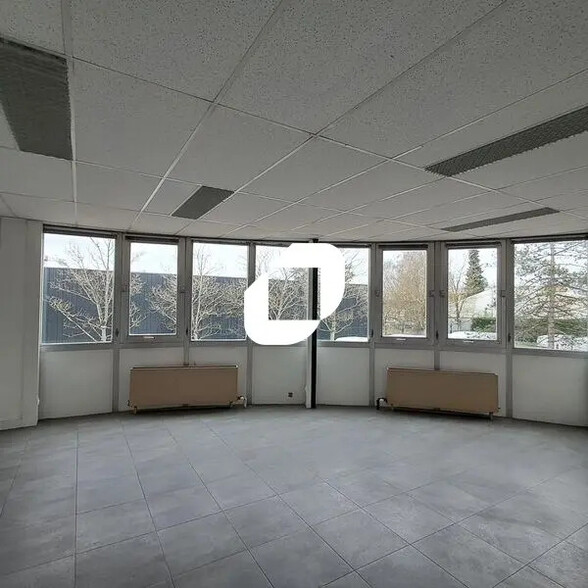 Local d’activités dans Buc à louer - Photo intérieure – Image 3 sur 10