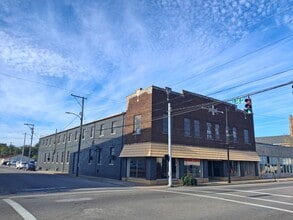 323 E 9th St, Hopkinsville, KY à louer Photo intérieure– Image 1 sur 4