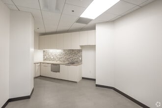 18301 Von Karman Ave, Irvine, CA à louer Photo intérieure– Image 2 sur 5