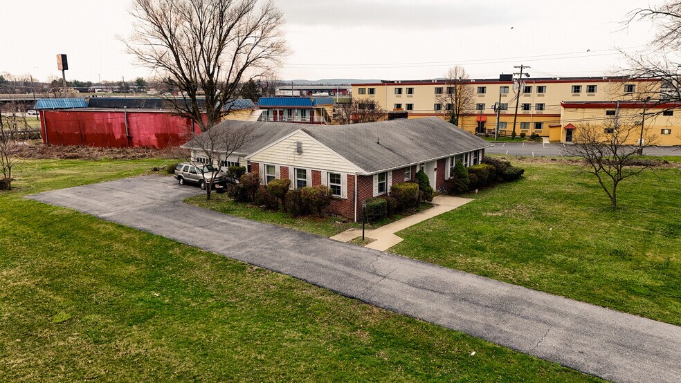 1252 Harrisburg Pike, Carlisle, PA à vendre - Photo de l’immeuble – Image 3 sur 27
