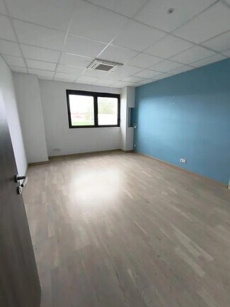 Plus de détails pour 244 Rue Du Point Du Jour, Saint-Denis-lès-Bourg - Bureau à louer