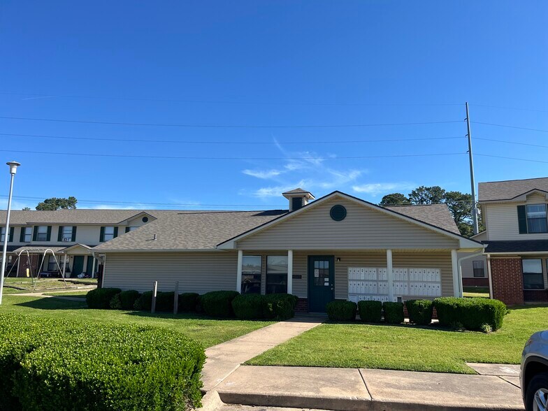 4301 Yorkshire Dr, Fort Smith, AR à vendre - Photo de l’immeuble – Image 2 sur 28