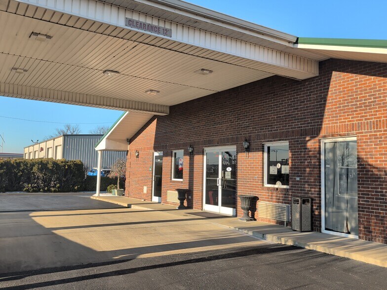 2009 W Reelfoot Ave, Union City, TN à vendre - Photo de l’immeuble – Image 3 sur 6