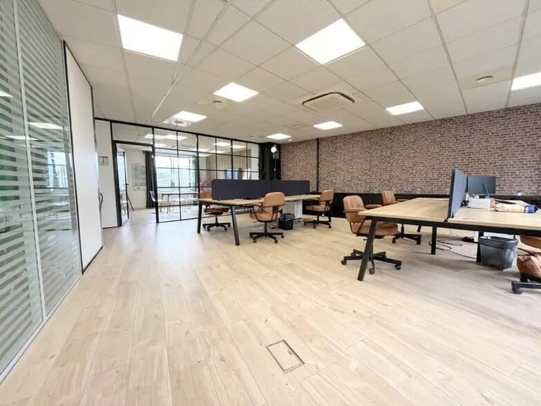 Bureau dans Saint-Germain-en-Laye à louer - Photo intérieure – Image 2 sur 5