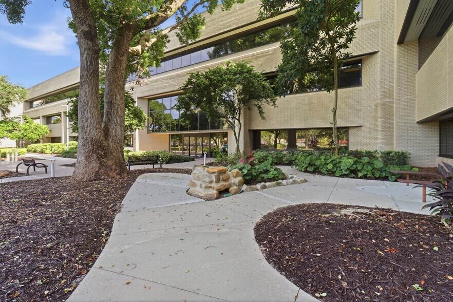 661 E Altamonte Dr, Altamonte Springs, FL à vendre - Photo de l’immeuble – Image 3 sur 18