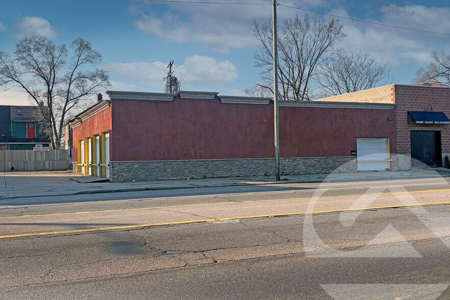 2455 W Davison, Detroit, MI à vendre - Photo de l’immeuble – Image 2 sur 2
