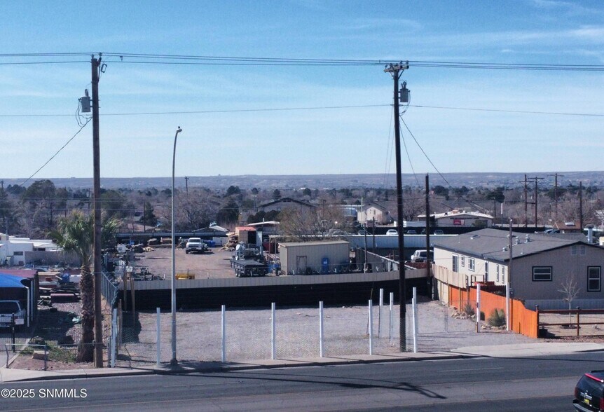 1995 N Solano Dr, Las Cruces, NM à louer - Photo de l’immeuble – Image 2 sur 3
